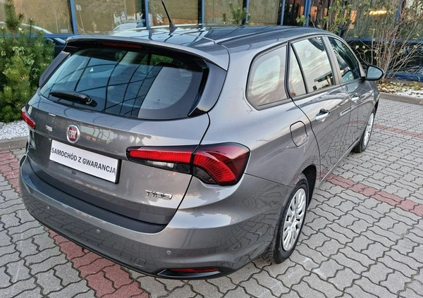 Fiat Tipo cena 46999 przebieg: 111000, rok produkcji 2019 z Śmigiel małe 232